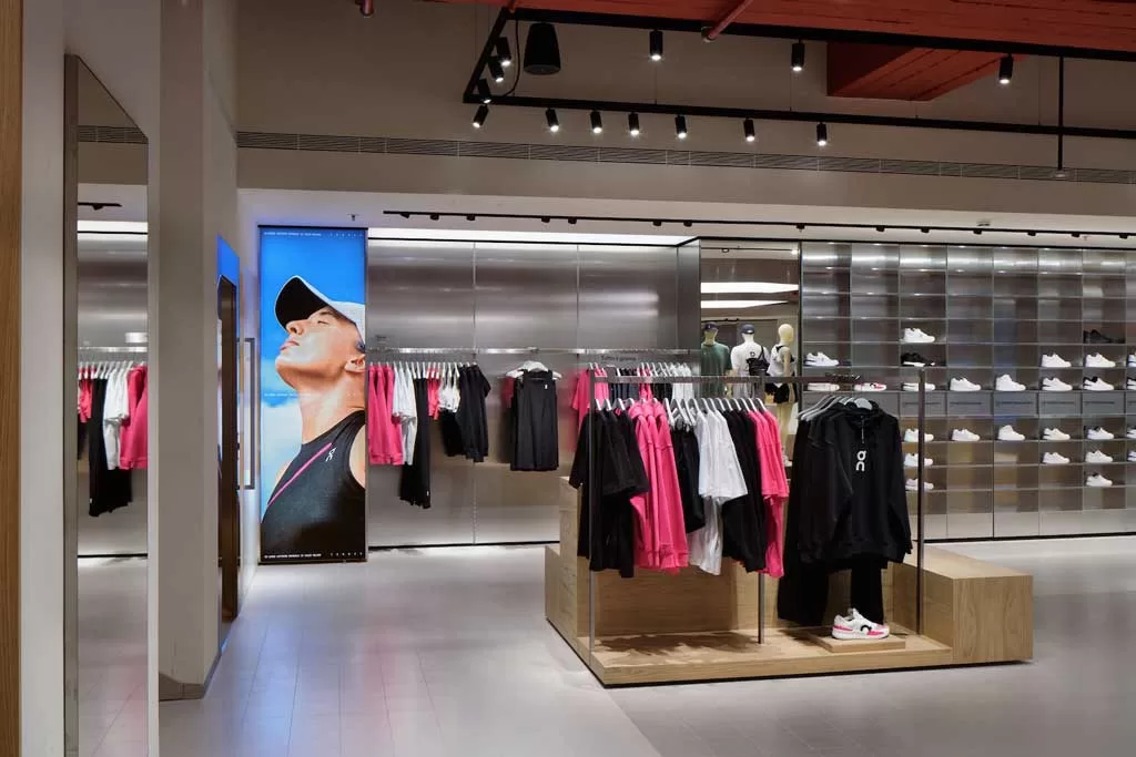 flagship store On Milano