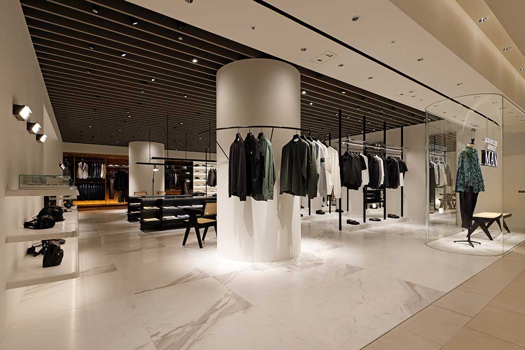 progetto Boutique Le Grand Closet de Parigot / Man a Tokyo